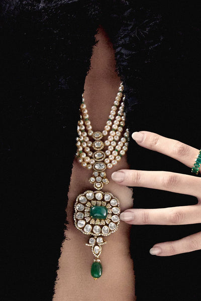 Emeralds, Rubies & Pearls: How to Choose the Right Gemstone for Your Occasion
